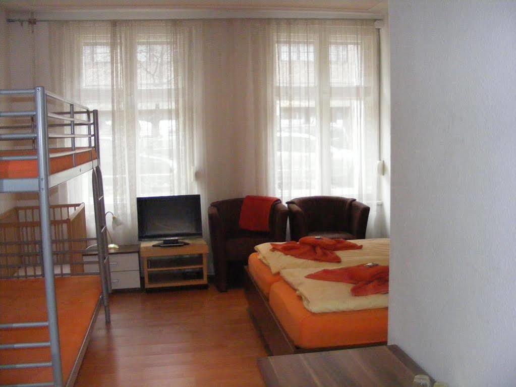 Pension Tempelhof Берлин Экстерьер фото